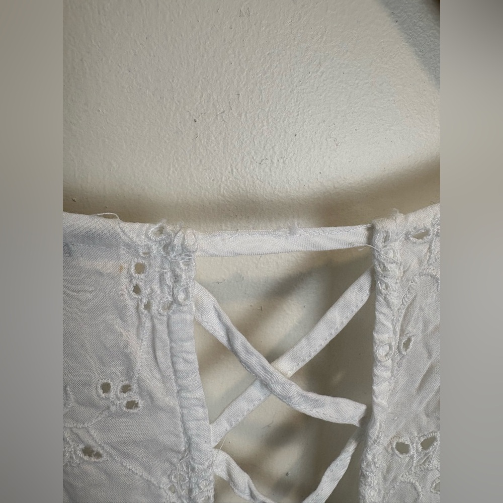 Lightweight American Eagle White Flowy Top - Picture 4 of 6